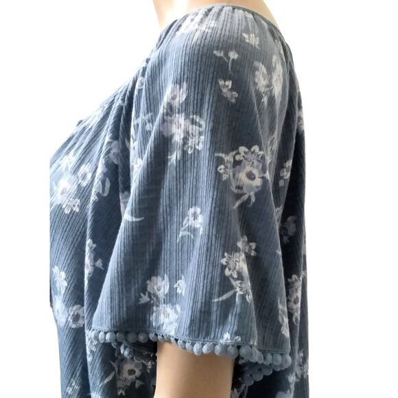 Catherines Plus Size Floral Blue Top Button Front Short Sleeve Size 3X (26/28W) - Picture 4 of 7